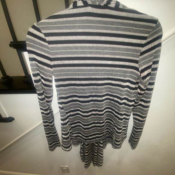 Gianni Bini open lightweight cardigan size small - Picture 2 of 15